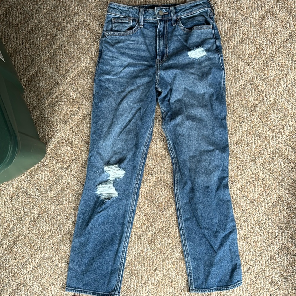 Hollister women’s ultra highrise vintage straight leg distressed jean